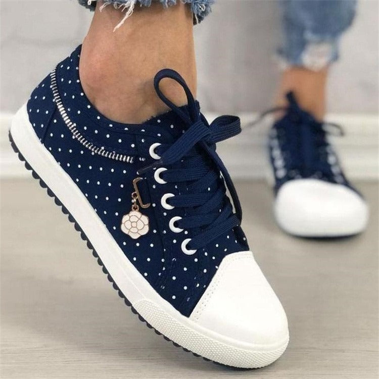 Large mesh student sports board shoes with hollowed out casual flat bottom lace up canvas shoes for women