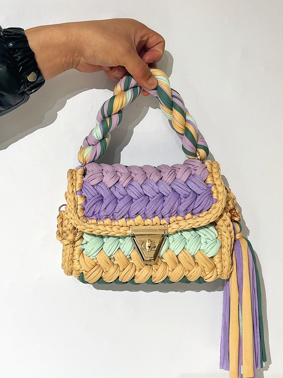 Hand woven bag. Crochet bag for women. Fried Dough Twists portable tassel bag.