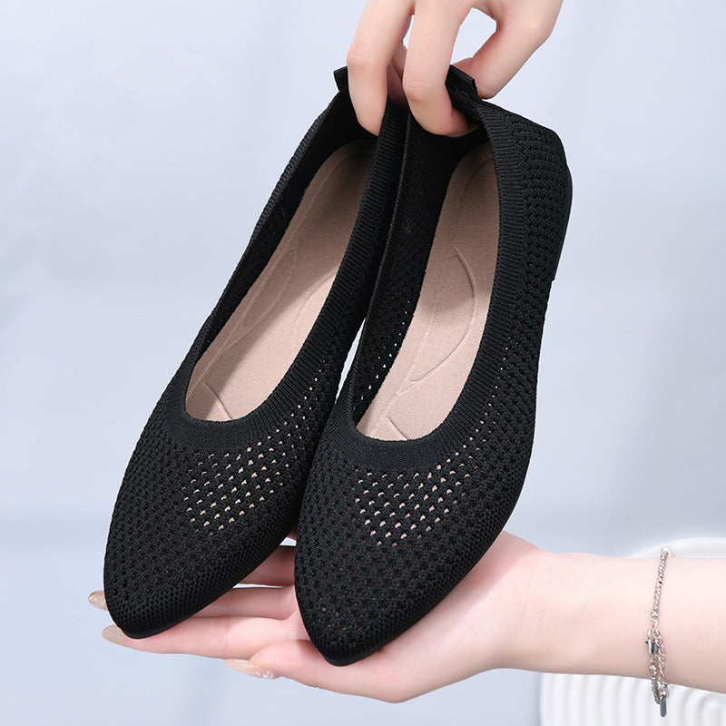 Solid color pointed flat bottomed women's shoes. Casual and breathable hollowed out cloth shoes.